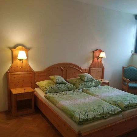 Hotel Svaty Tomas Přední Výtoň Екстериор снимка