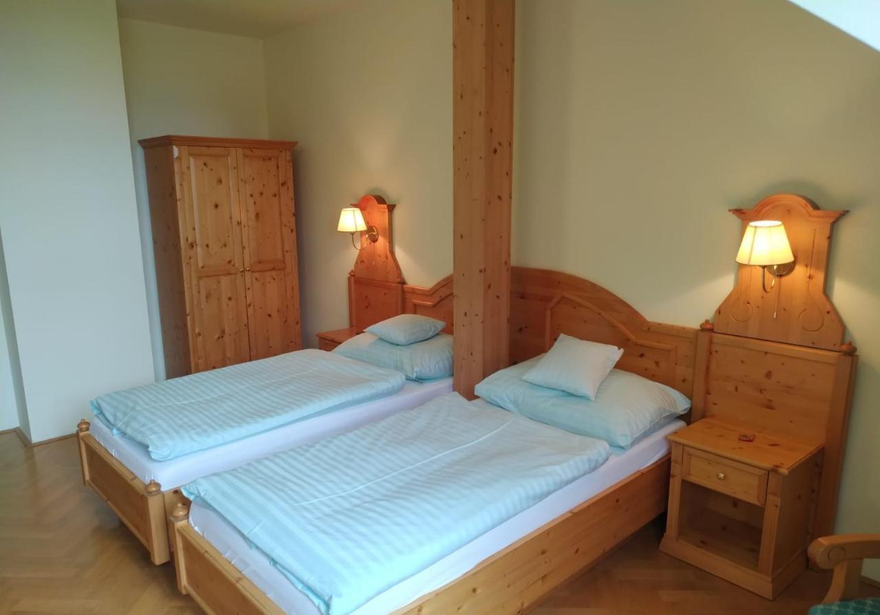 Hotel Svaty Tomas Přední Výtoň Екстериор снимка
