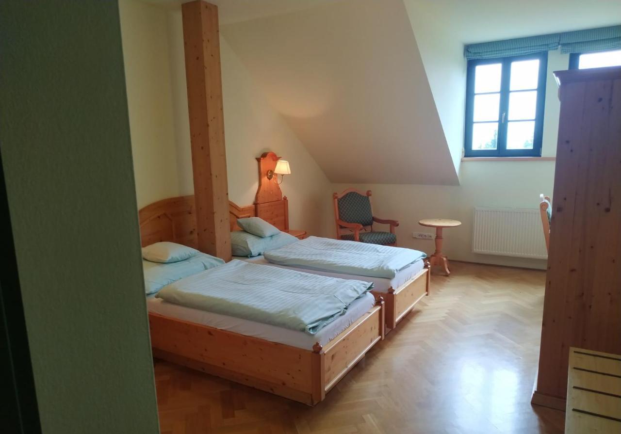 Hotel Svaty Tomas Přední Výtoň Екстериор снимка