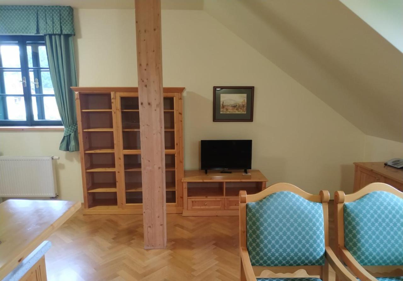 Hotel Svaty Tomas Přední Výtoň Екстериор снимка