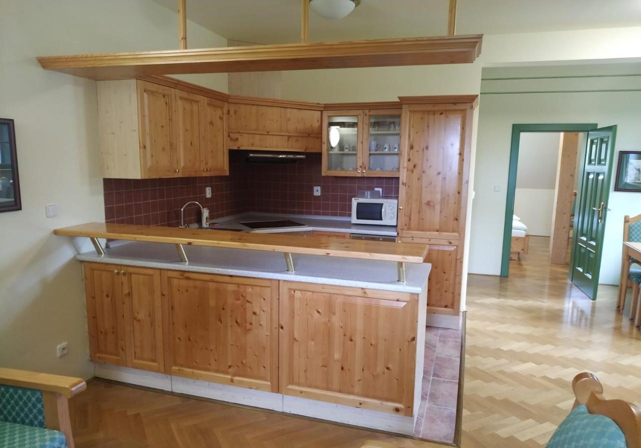 Hotel Svaty Tomas Přední Výtoň Екстериор снимка