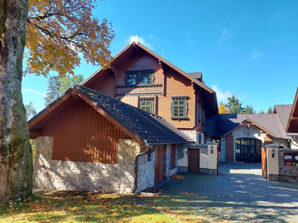 Hotel Svaty Tomas Přední Výtoň Екстериор снимка