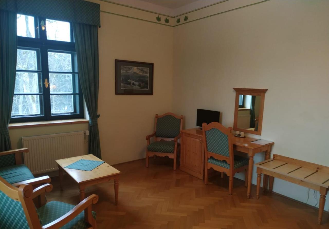 Hotel Svaty Tomas Přední Výtoň Екстериор снимка