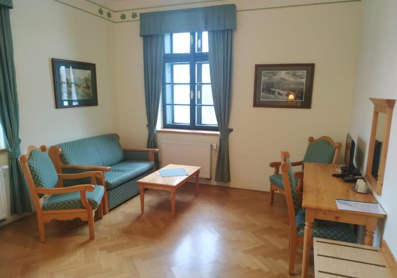 Hotel Svaty Tomas Přední Výtoň Екстериор снимка